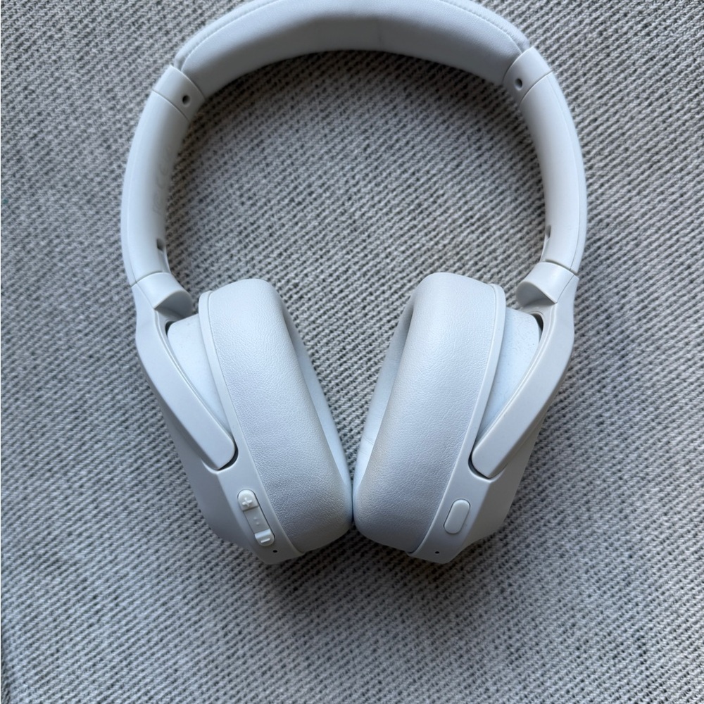 Status ANC Over-Ear Wireless Headphones — White Plush Comfort - Picture 3 of 3